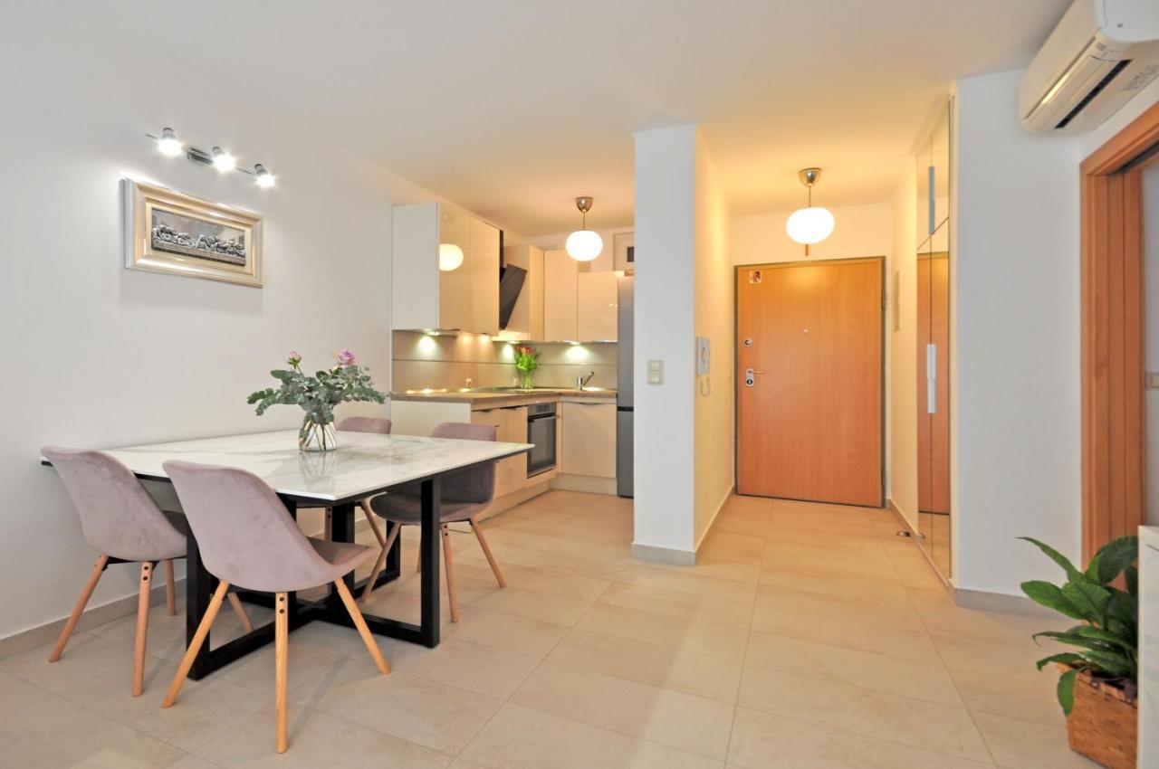 Family Apartment Noel - Омиш Экстерьер фото