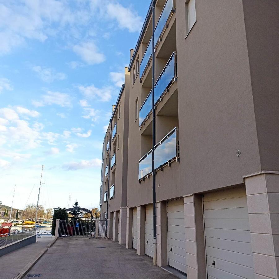 Family Apartment Noel - Омиш Экстерьер фото